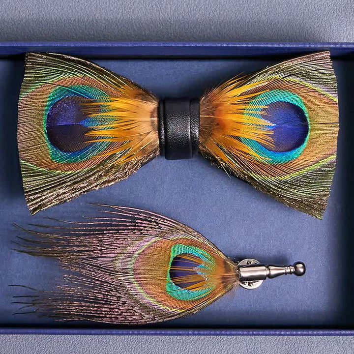 Pajarita con plumas de pavo real verde y alfiler de solapa - image 3