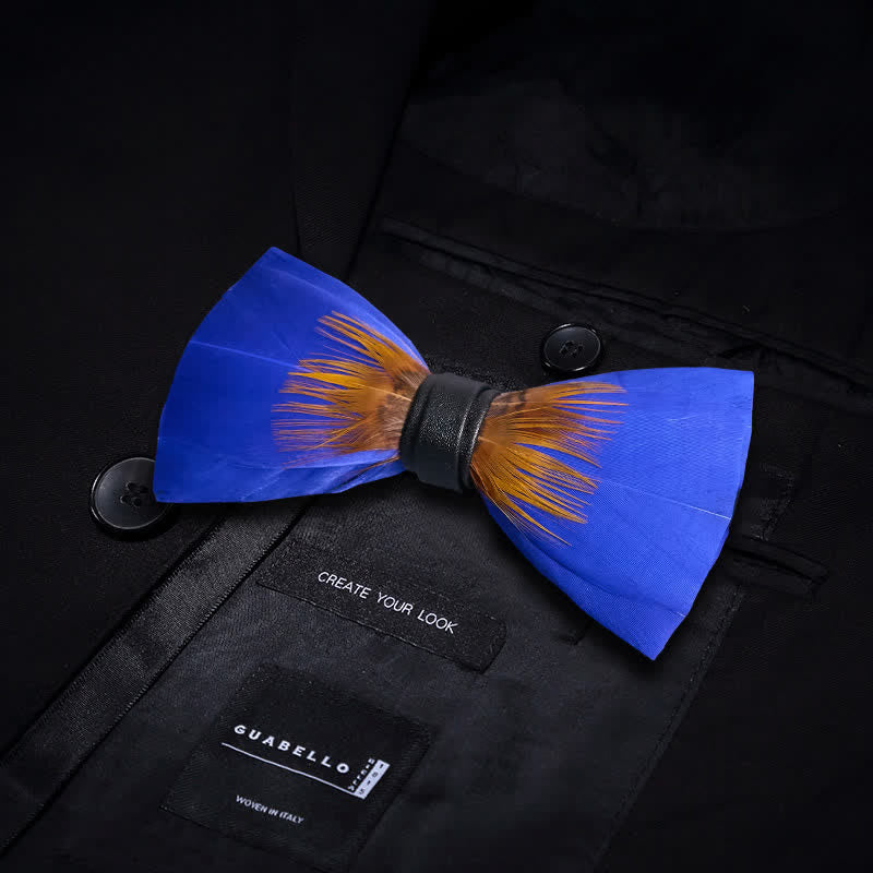 Pajarita con plumas azul rey y naranja con prendedor de solapa - image 2