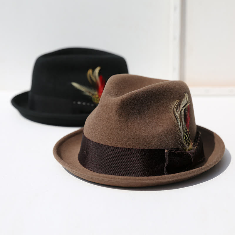 Sombrero de vaquero para hombre con lazo de plumas y cinta decorativa - image 1