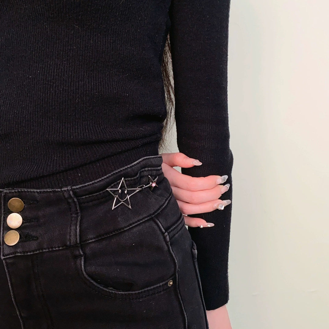 Clip para cinturón con forma de pentagrama y cara sonriente hueca negra - image 0