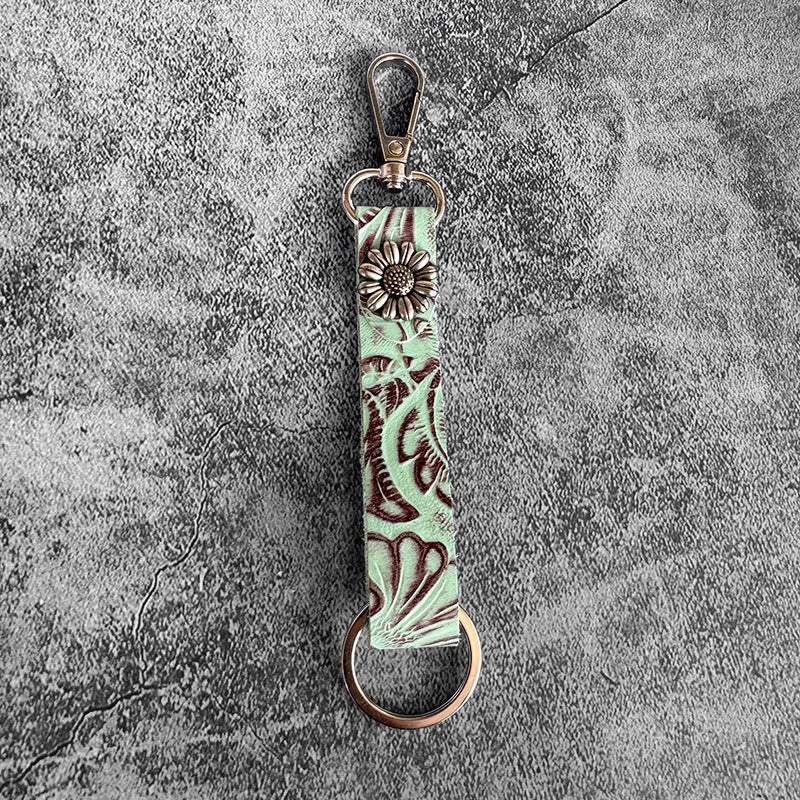 Llavero con colgante de cuero genuino con relieve occidental - Flor verde - image 3