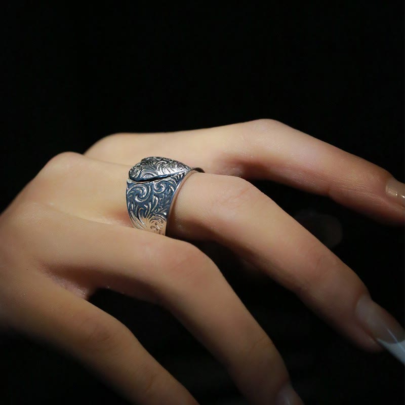 Anillo ajustable de corazón con estampado de hierba en contraste dorado y plateado - image 3