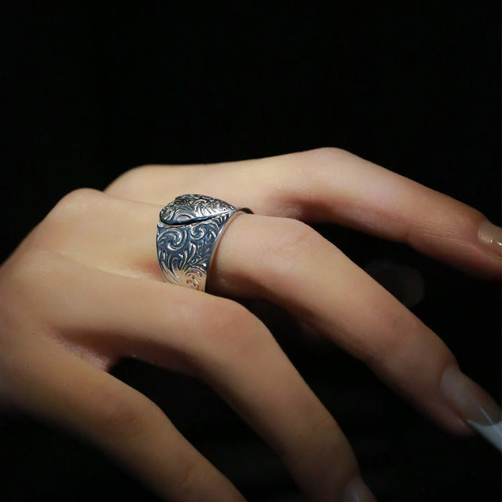 Anillo ajustable de corazón con estampado de hierba en contraste dorado y plateado - image 3
