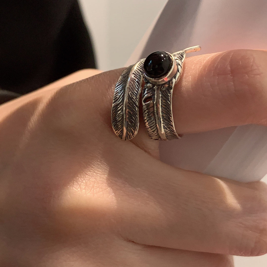 Anillo vintage de plata esmaltada con pluma negra - image 2