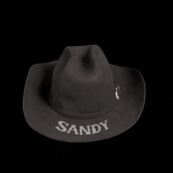 Sombrero de vaquero de color sólido con texto personalizable y cinturón - image 11