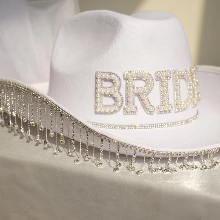 Exquisito sombrero de vaquero con borlas y incrustaciones de perlas para novia - image 0