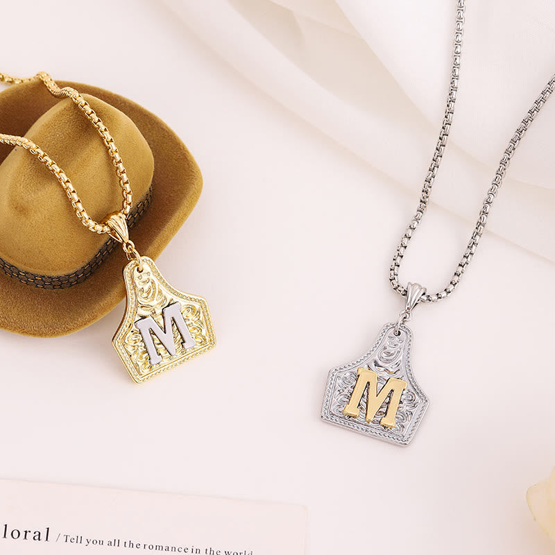 Collar con colgante de letra en relieve exquisito de oro y plata - image 1