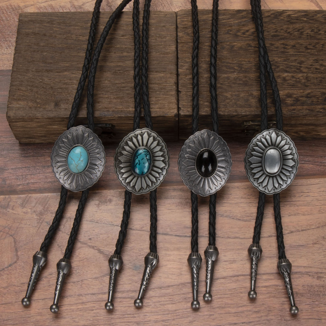 Exquisito colgante de plata ovalada con turquesa y corbata de bolo - image 0