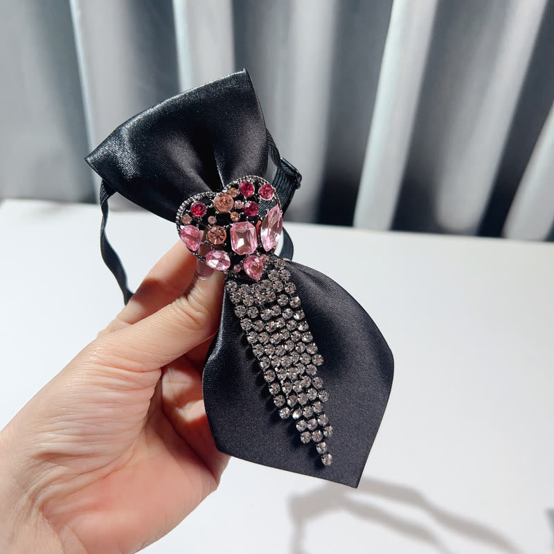 Corbata negra con borlas y diamantes en forma de corazón - image 1