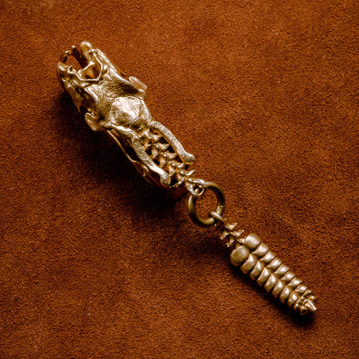 Llavero de latón con calavera de víbora y cola de serpiente de cascabel - image 3