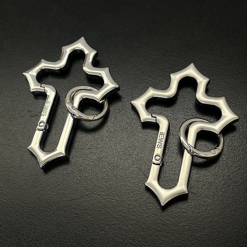 Llavero de aleación con diseño de cruz hueca y anillo - image 1
