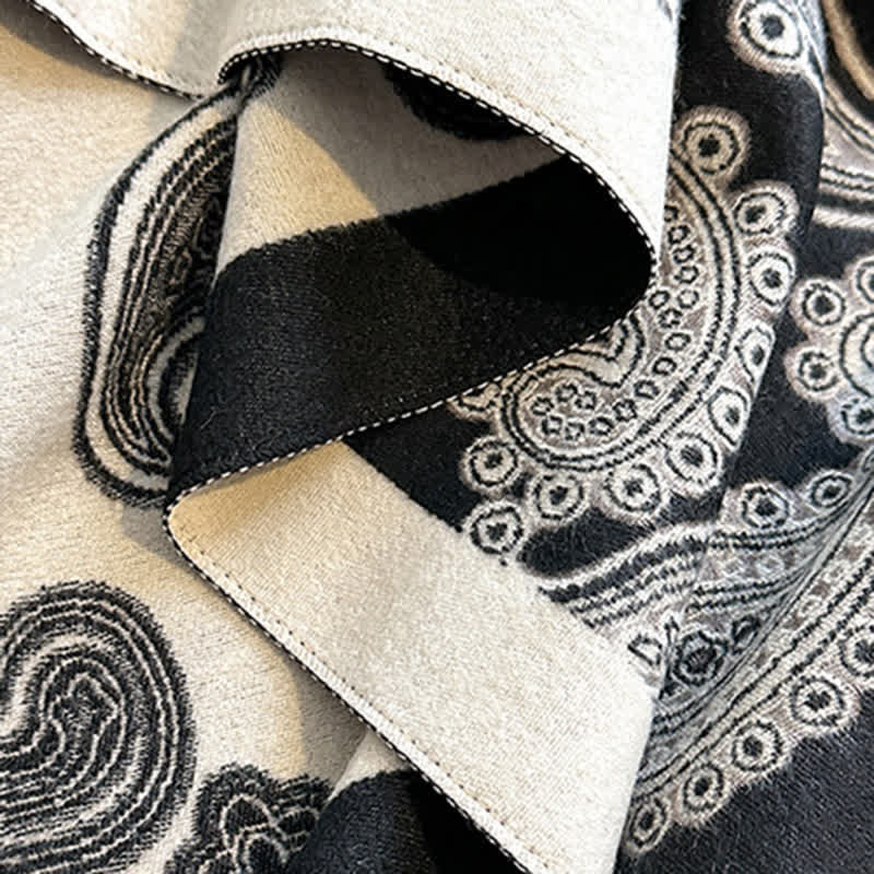 Bufanda cálida de doble cara con intrincado estampado paisley - image 5