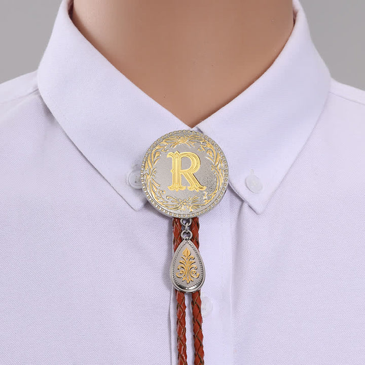 Corbata bolo de cuero marrón con inicial y colgante en forma de lágrima - Oro - R - image 20