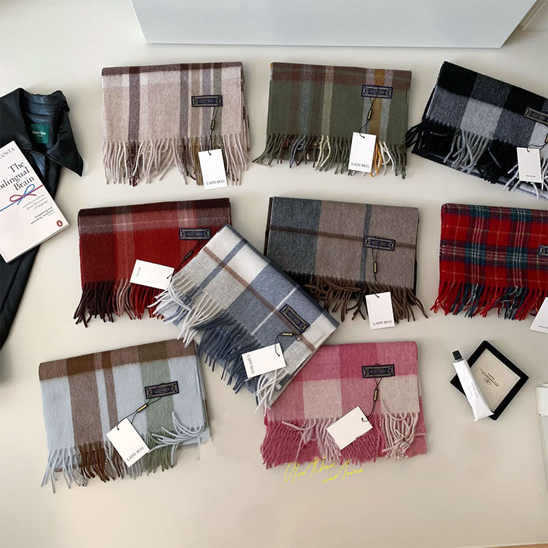 Bufanda de lana a cuadros vintage para mujer, ideal para el invierno. - image 1