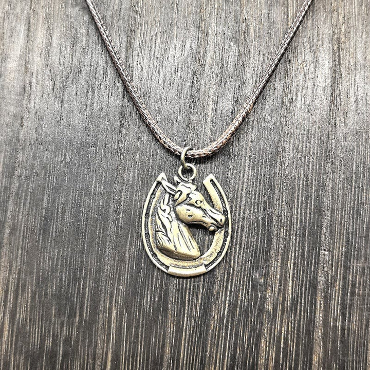 Collar con colgante de metal vintage con diseño de cabeza de caballo y herradura - Bronce antiguo - image 1