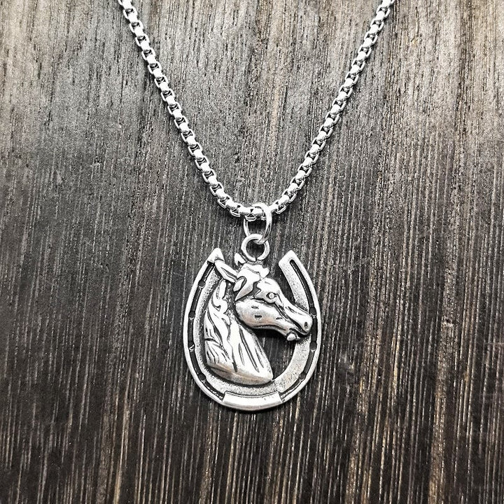 Collar con colgante de metal vintage con diseño de cabeza de caballo y herradura - Plata - image 2