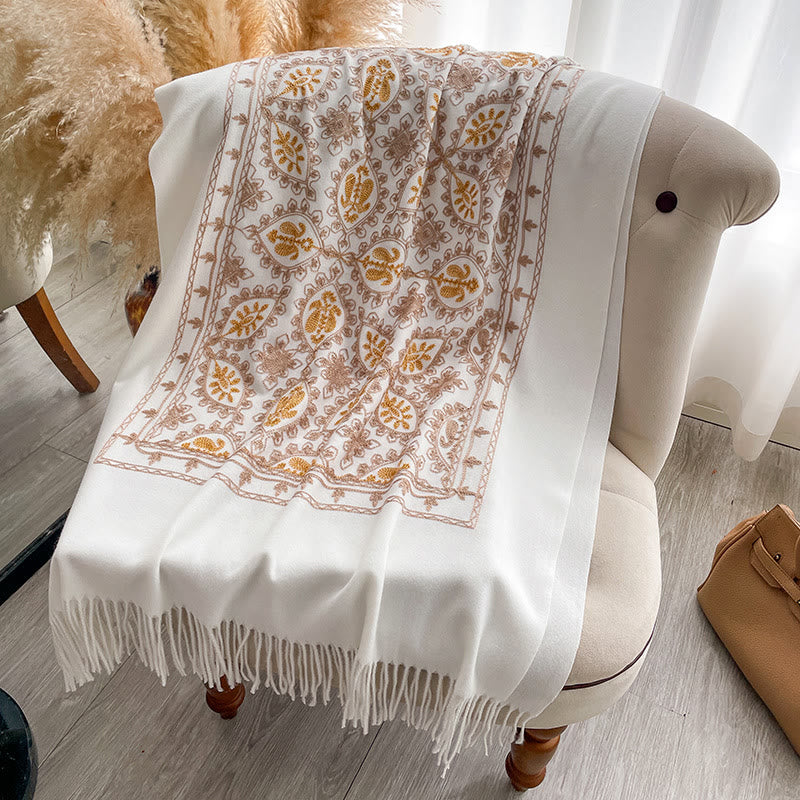 Chal de mujer con flecos y estampado floral vintage - image 1