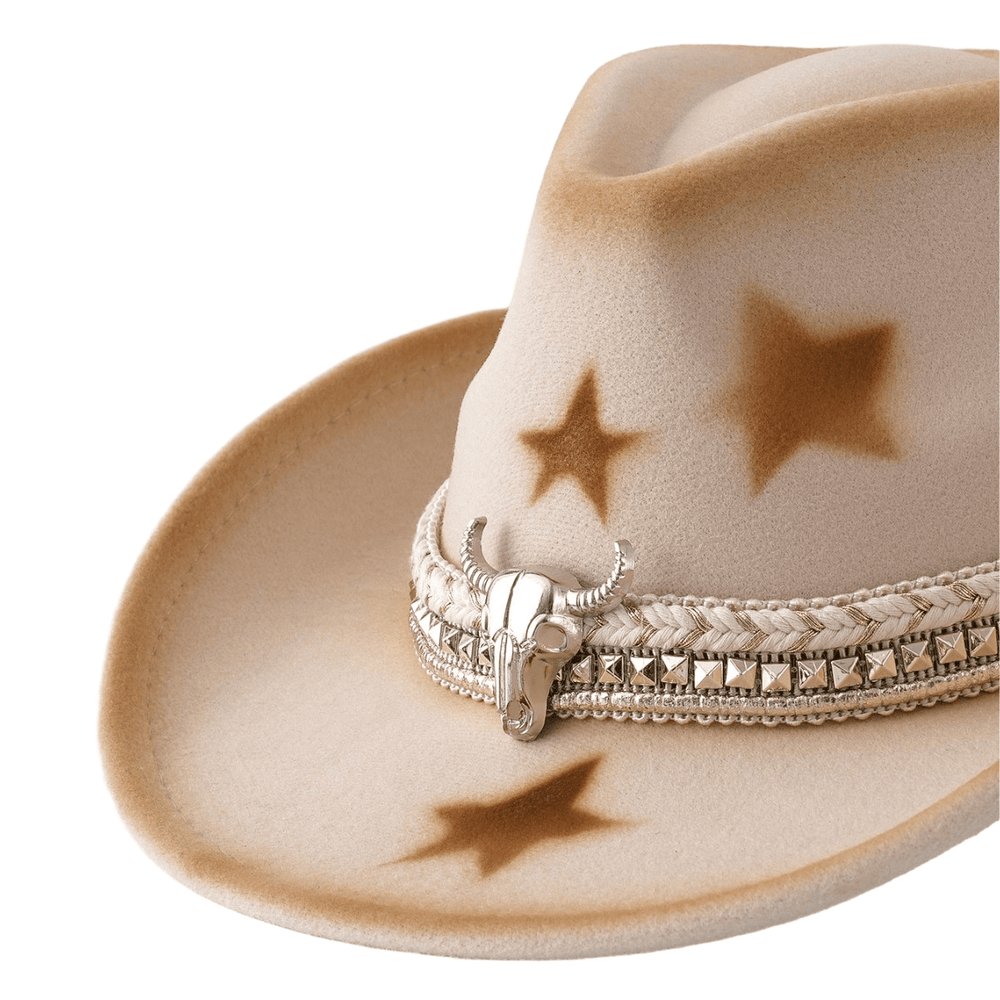 Cinturón de cabeza de toro plateado para hombre con estrellas y sombrero de vaquero beige - image 1
