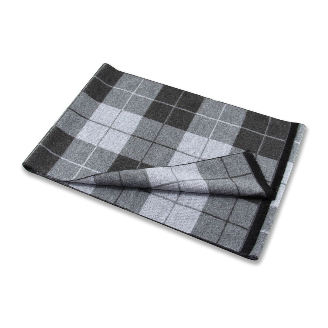 Bufanda cálida clásica con borlas a cuadros para hombre - image 11