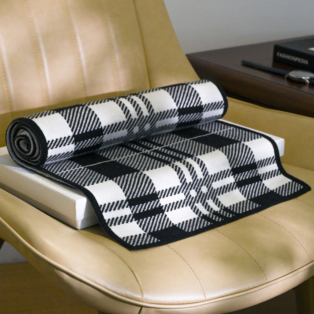 Bufanda de invierno acogedora con cuadros texturizados y elegantes para hombre - image 1