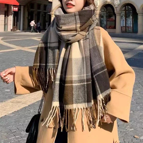 Bufanda de invierno suave y acogedora a cuadros clásicos para mujer - Estilo #2 - image 1