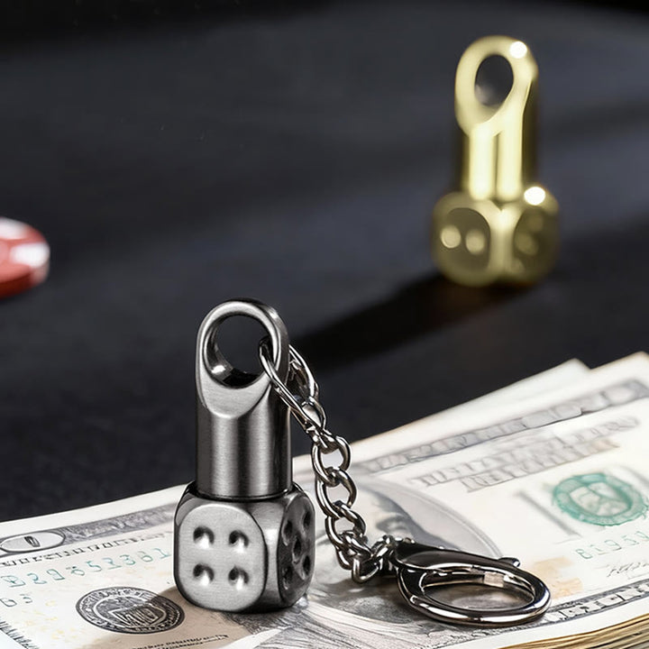 Llavero encendedor de queroseno recargable con mini dados clásicos - image 4