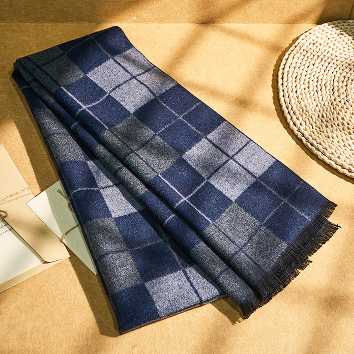 Bufanda cálida clásica con borlas a cuadros para hombre - image 4