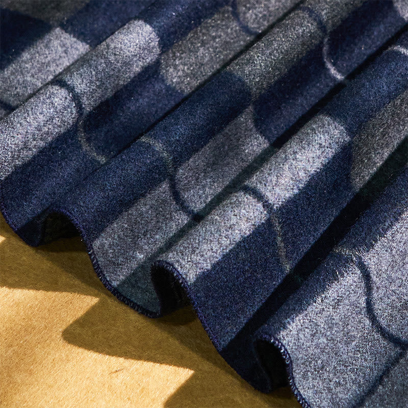 Bufanda cálida clásica con borlas a cuadros para hombre - image 5