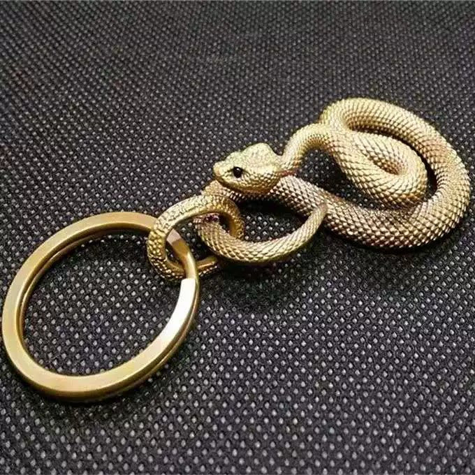 Llavero con gancho de serpiente de latón con diseño de animal gótico - image 1