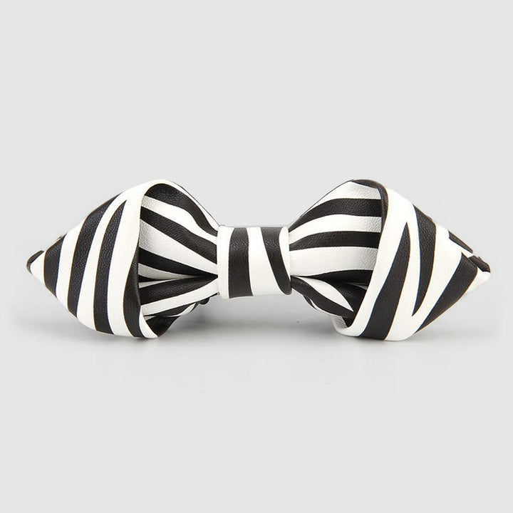 Pajarita de cuero puntiaguda con detalles florales y ornamentados - Estilo #5 - image 7