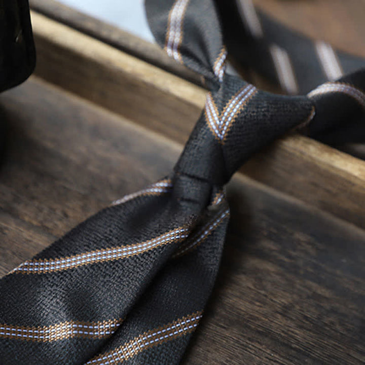 Corbata formal clásica de rayas para hombre
