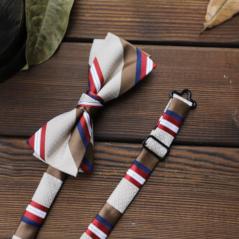 Pajarita floral con rayas británicas para hombre