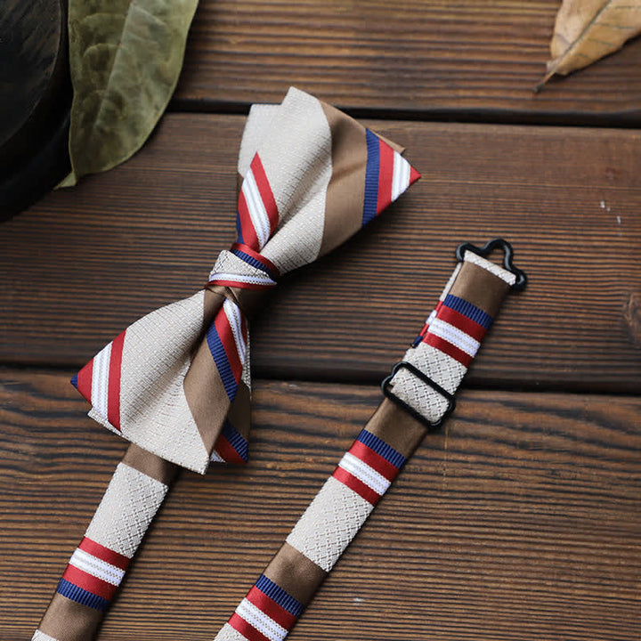 Pajarita floral con rayas británicas para hombre
