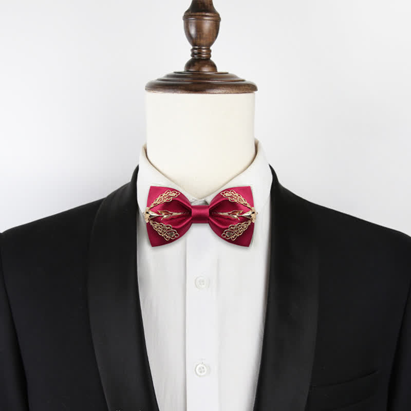 Pajarita para hombre con flores doradas de cala - image 1