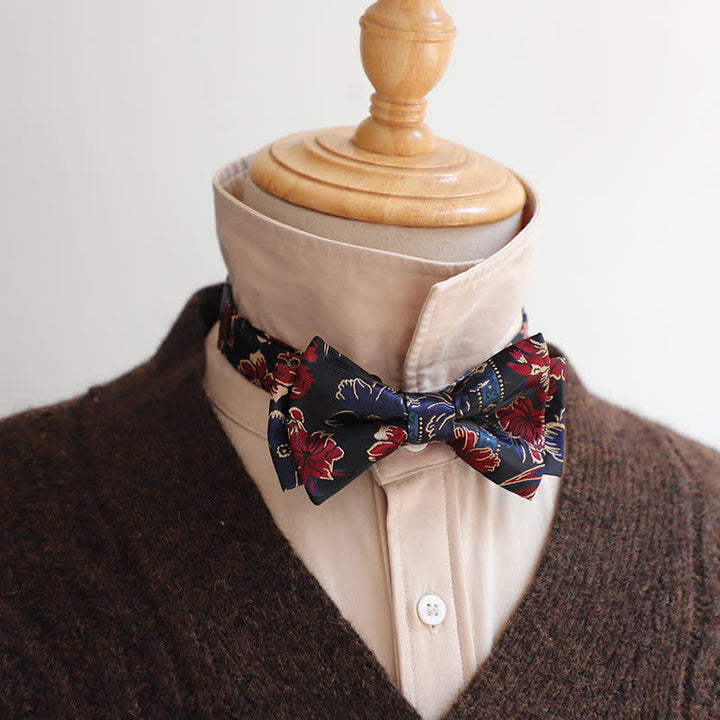 Pajarita retro con hojas y flores para hombre