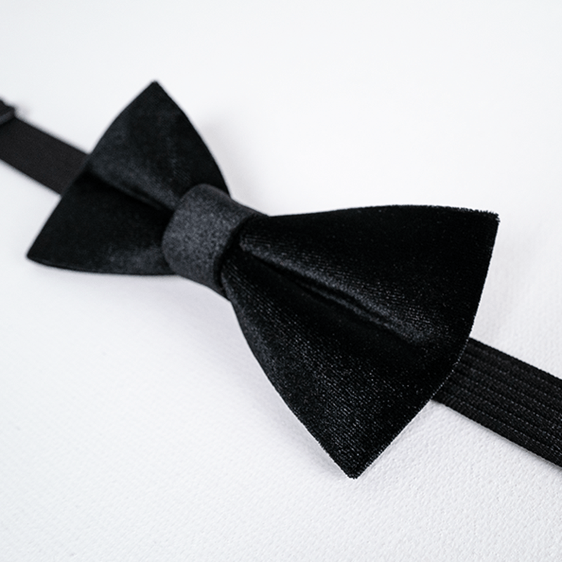 Pajarita de terciopelo de color negro obsidiana para hombre