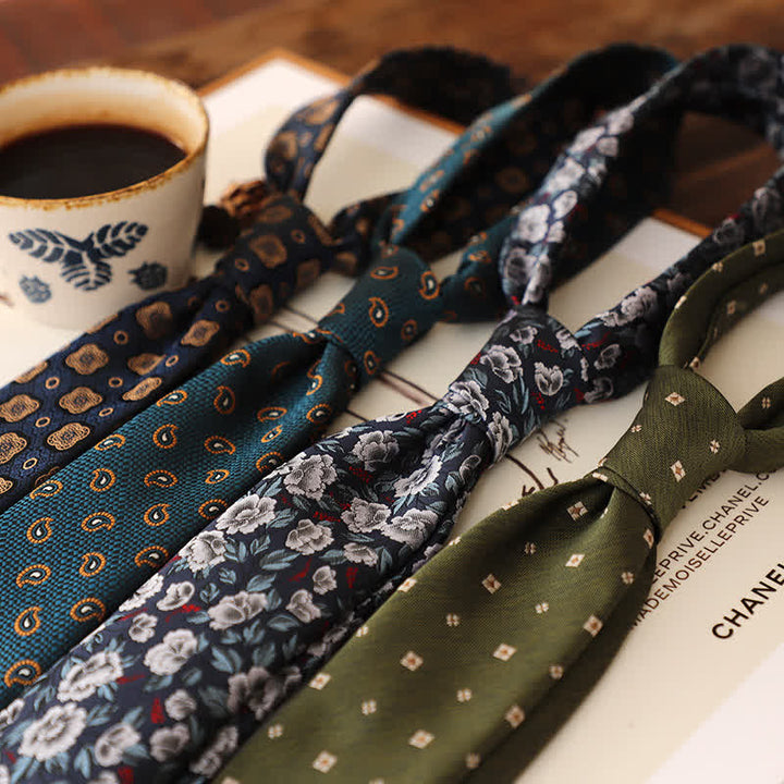 Corbata clásica elegante con diseño floral para hombre