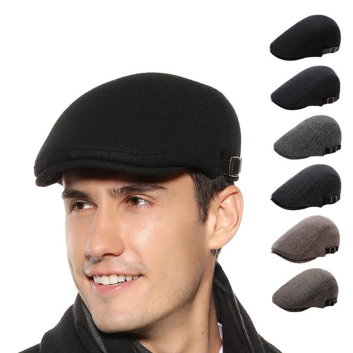 Boina plana con hebilla ajustable de cuero