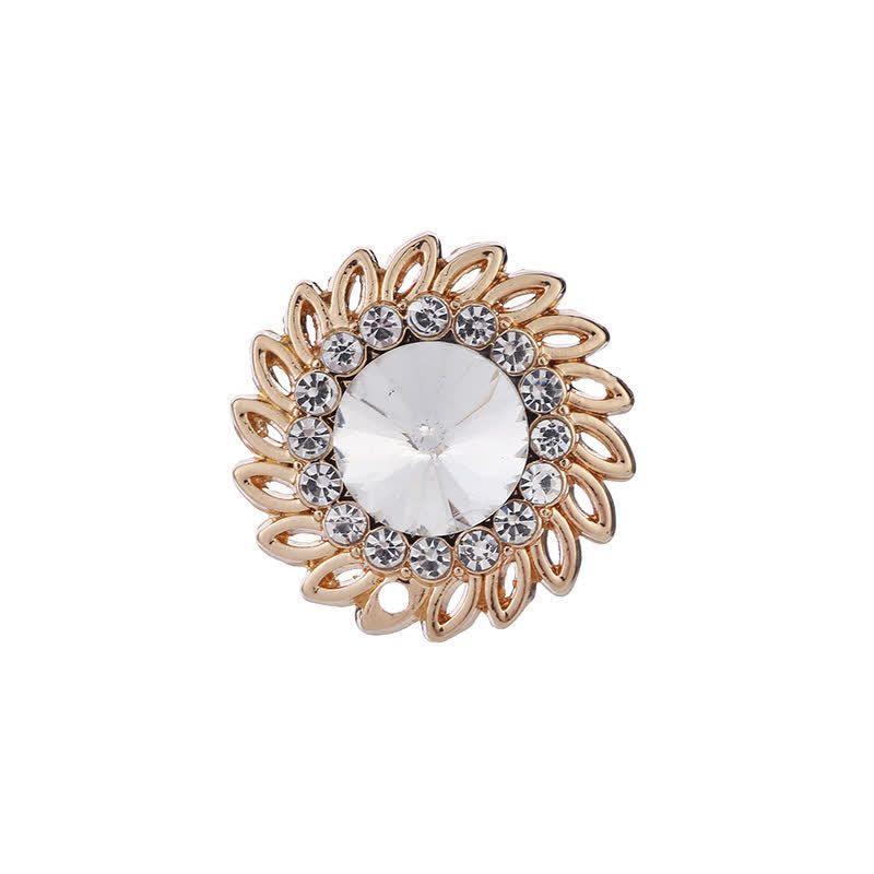 Broche de cristal con flor real para hombre.