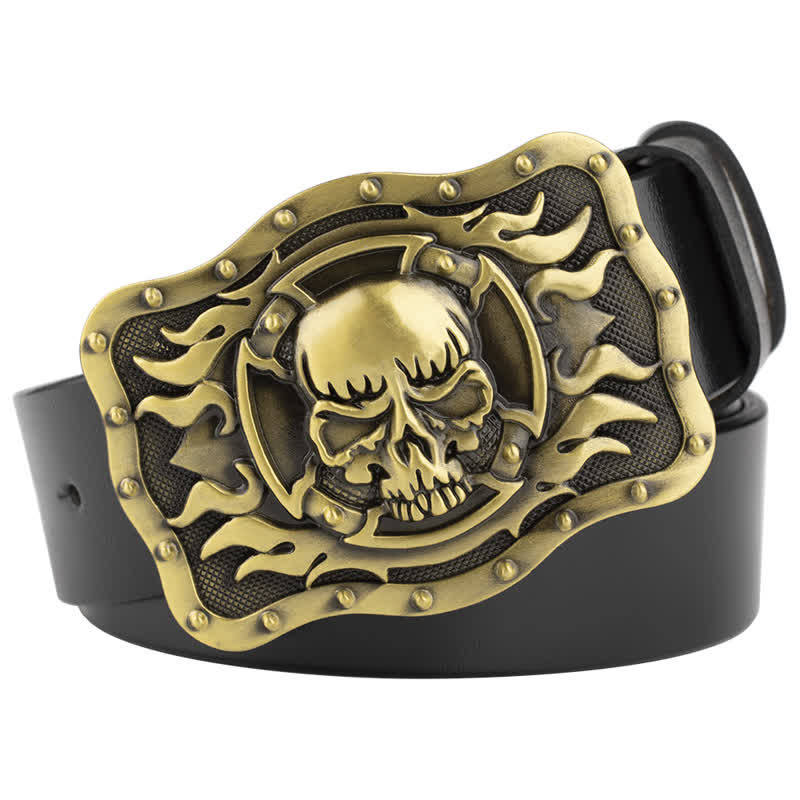 Cinturón de cuero rectangular con calavera en llamas para hombre