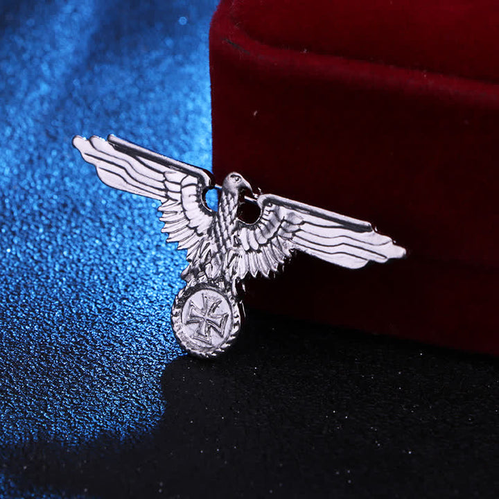 Broche con cruz militar de águila para hombre