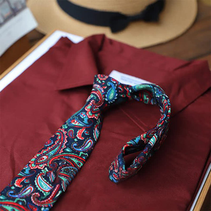 Corbata clásica con estampado paisley vivaz para hombre