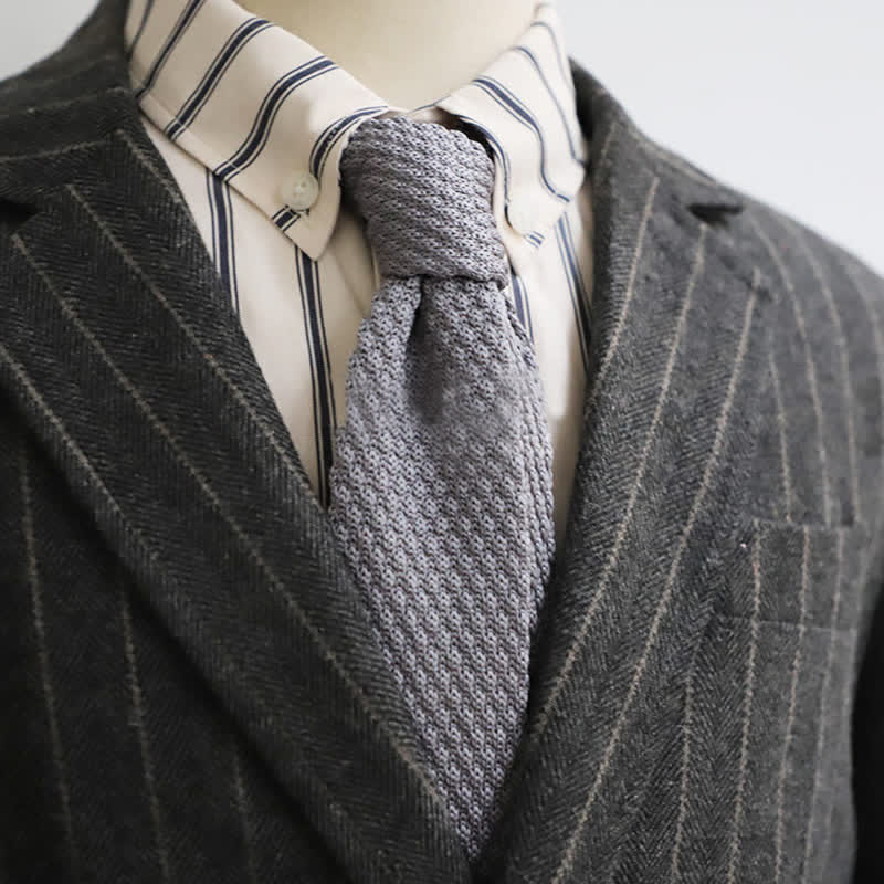 Corbata de punto estrecha y fina de color liso para hombre