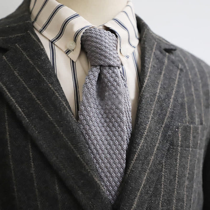 Corbata de punto estrecha y fina de color liso para hombre