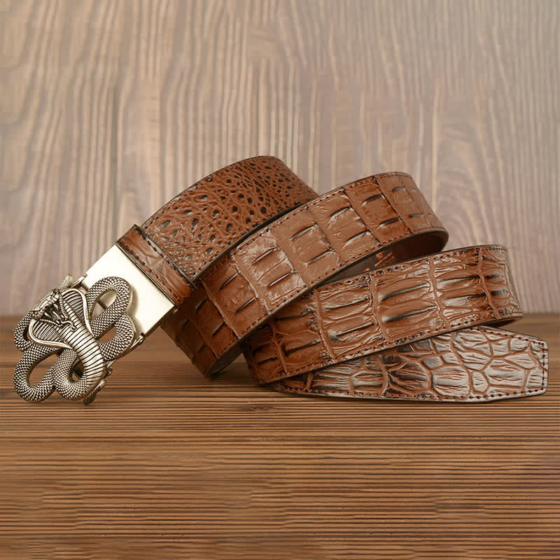Cinturón de piel de cocodrilo con diseño de cobra rizada para hombre