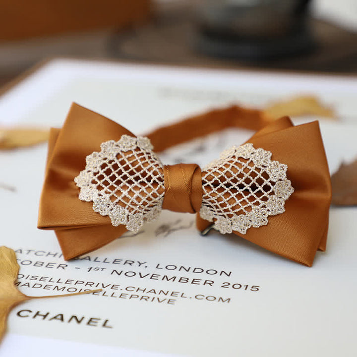 Pajarita elegante con encaje floral para hombre