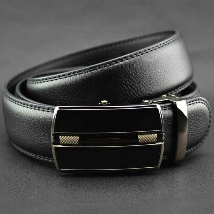 Cinturón de cuero con hebilla automática hueca simple para hombre