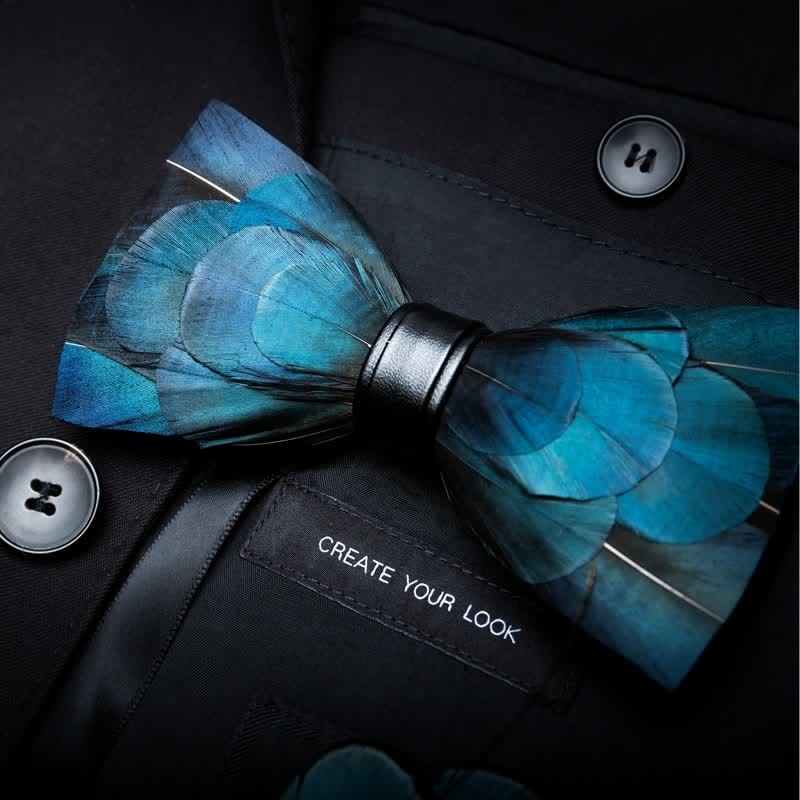 Colección de pajaritas con plumas de pavo real azul