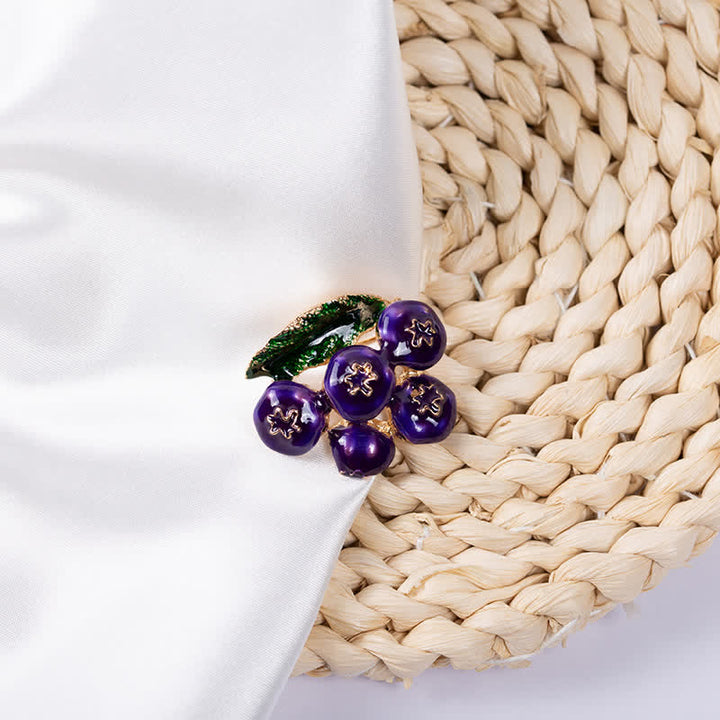 Broche de arándanos de Fruit of King para mujer