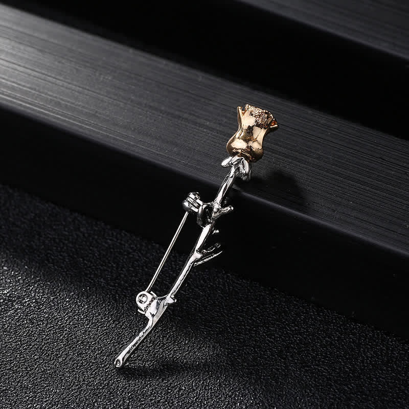 Broche con tallo de rosa encantador para hombre